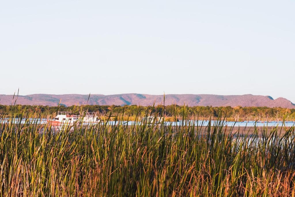 Lily Lagoon Resort Kununurra Buitenkant foto